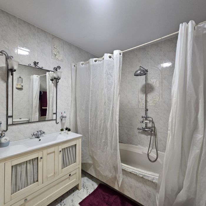 GRAN CASA EN PLANTA BAJA JUNTO AL CENTRO COMERCIAL WAY!