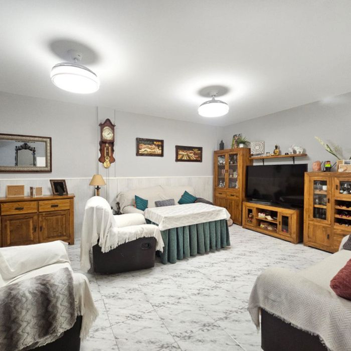 GRAN CASA EN PLANTA BAJA JUNTO AL CENTRO COMERCIAL WAY!