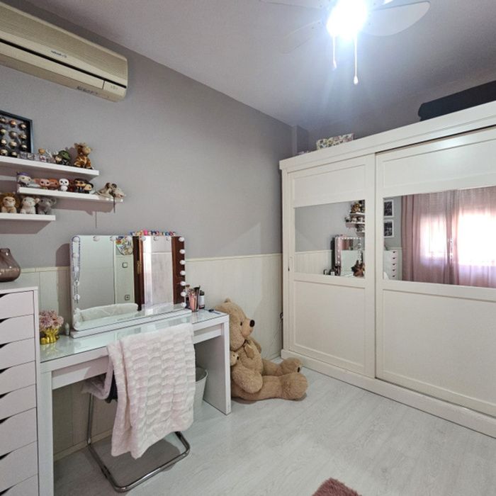 GRAN CASA EN PLANTA BAJA JUNTO AL CENTRO COMERCIAL WAY!
