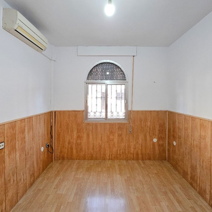 GRAN CASA EN PLANTA BAJA JUNTO AL CENTRO COMERCIAL WAY!