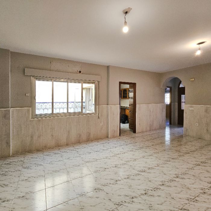 GRAN CASA EN PLANTA BAJA JUNTO AL CENTRO COMERCIAL WAY!