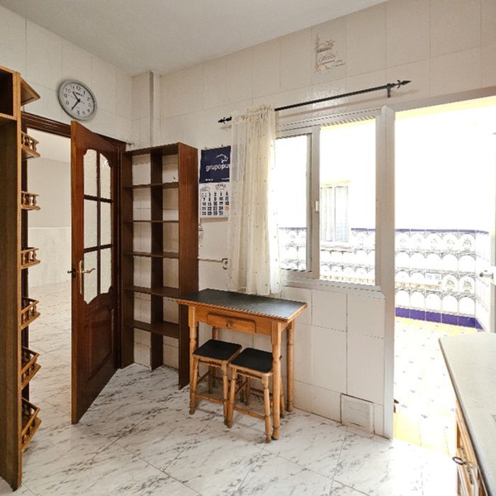 GRAN CASA EN PLANTA BAJA JUNTO AL CENTRO COMERCIAL WAY!