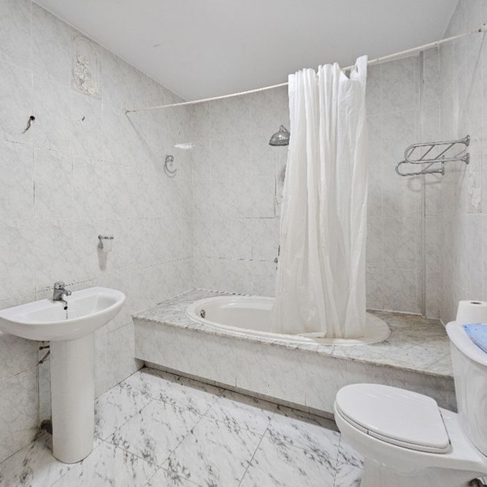 GRAN CASA EN PLANTA BAJA JUNTO AL CENTRO COMERCIAL WAY!