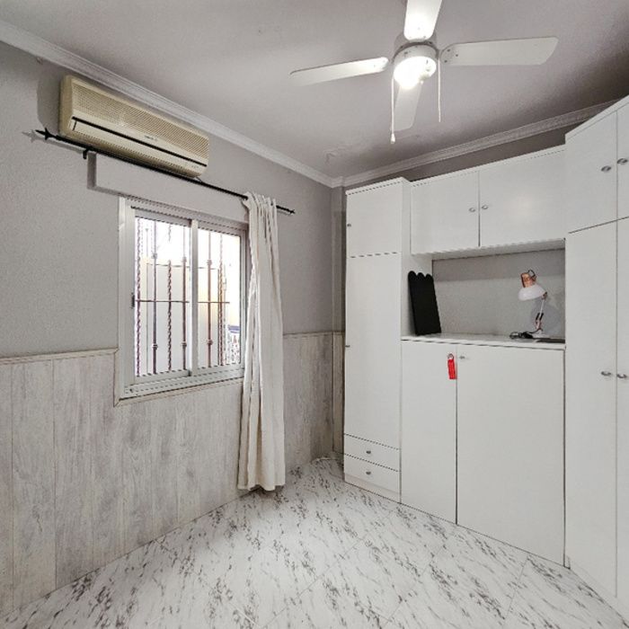 GRAN CASA EN PLANTA BAJA JUNTO AL CENTRO COMERCIAL WAY!