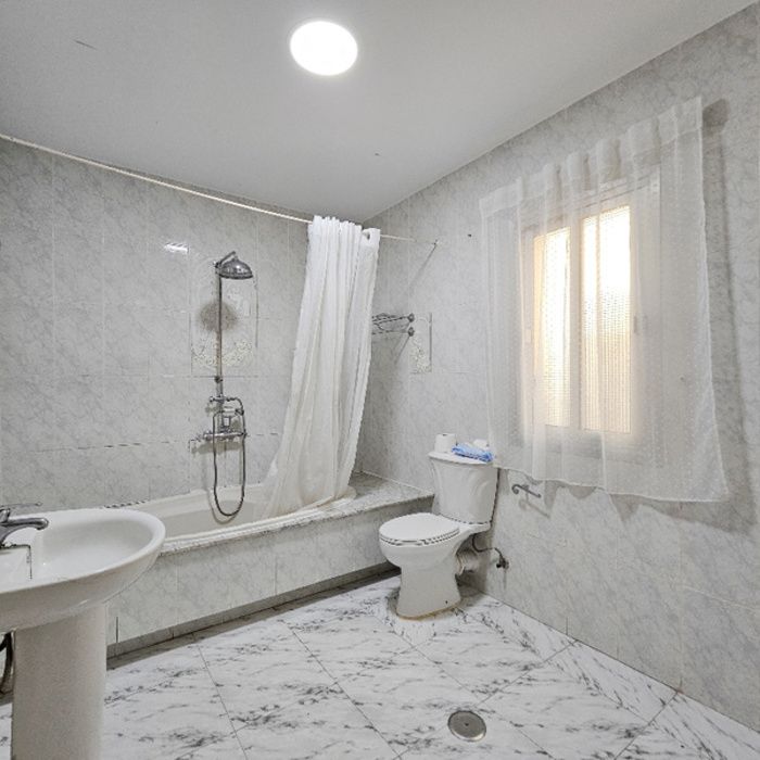 GRAN CASA EN PLANTA BAJA JUNTO AL CENTRO COMERCIAL WAY!