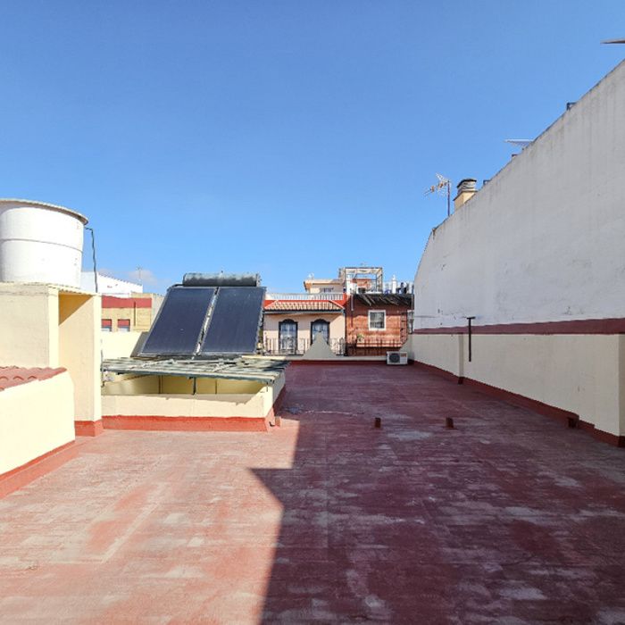 GRAN CASA EN PLANTA BAJA JUNTO AL CENTRO COMERCIAL WAY!
