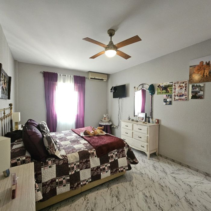 GRAN CASA EN PLANTA BAJA JUNTO AL CENTRO COMERCIAL WAY!