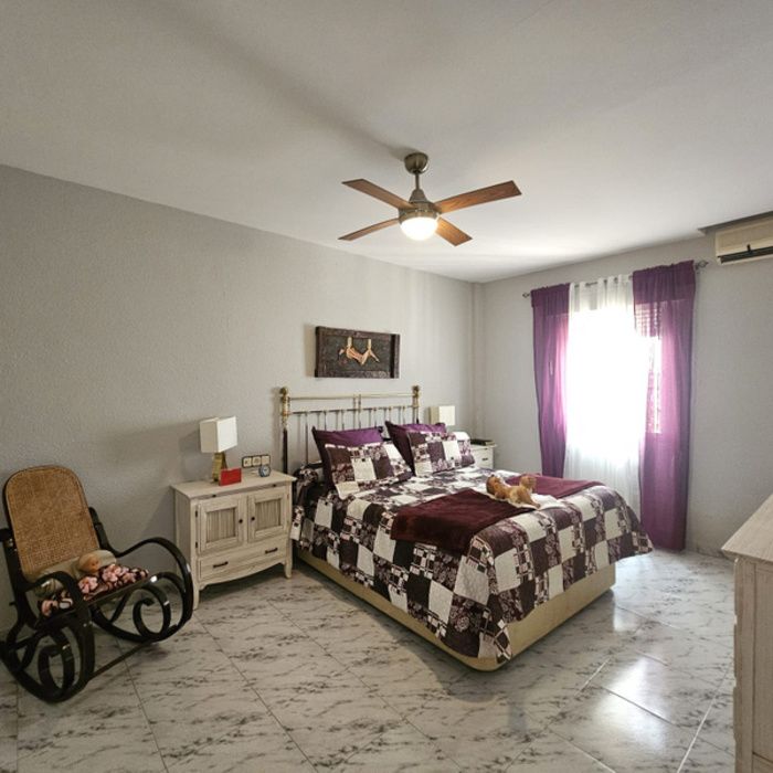 GRAN CASA EN PLANTA BAJA JUNTO AL CENTRO COMERCIAL WAY!