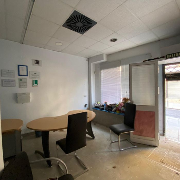 LOCAL COMERCIAL EN EL CENTRO