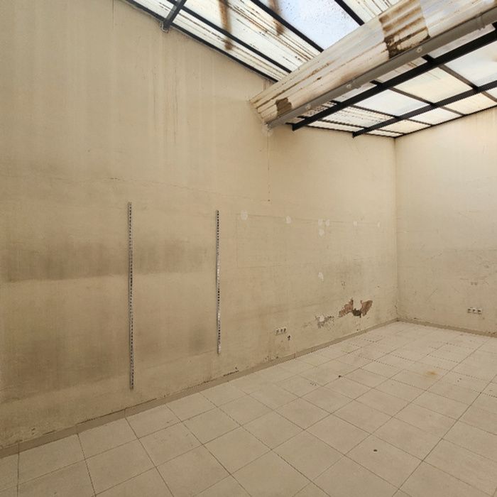 LOCAL COMERCIAL EN CALLE SILOS