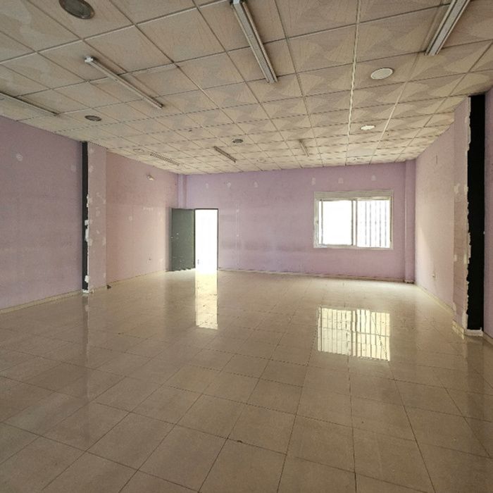 LOCAL COMERCIAL EN CALLE SILOS