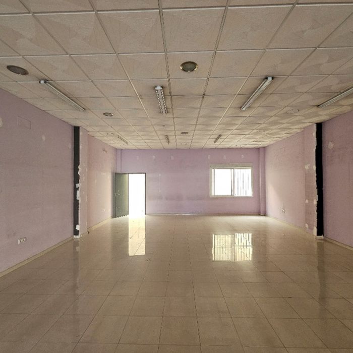 LOCAL COMERCIAL EN CALLE SILOS