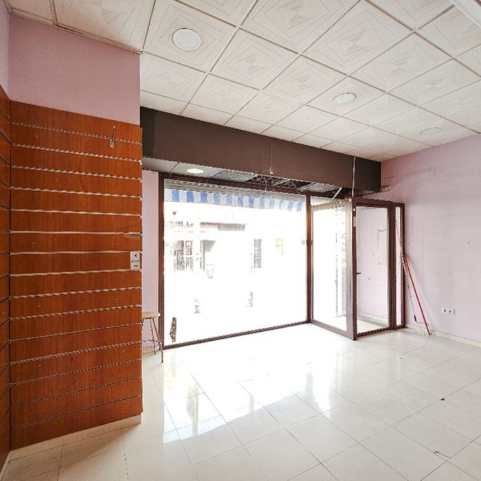 LOCAL COMERCIAL EN CALLE SILOS