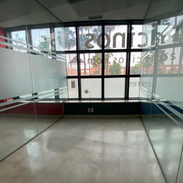  ¡Tu Oficina Ideal en la Avda. de España! Luminosa y Lista para Entrar.