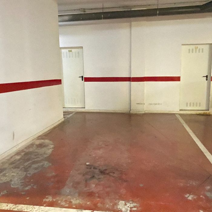 PLAZA DE GARAJE CON AMPLISIMO TRASTERO