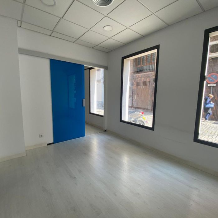 LOCAL COMERCIAL EN DOS HERMANAS