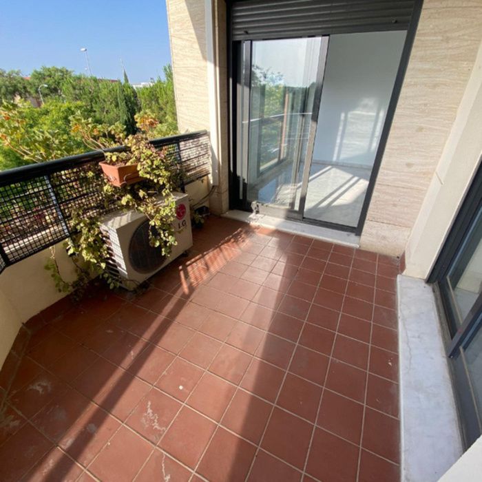 PISO CON GARAJE- ASCENSOR Y PISCINA