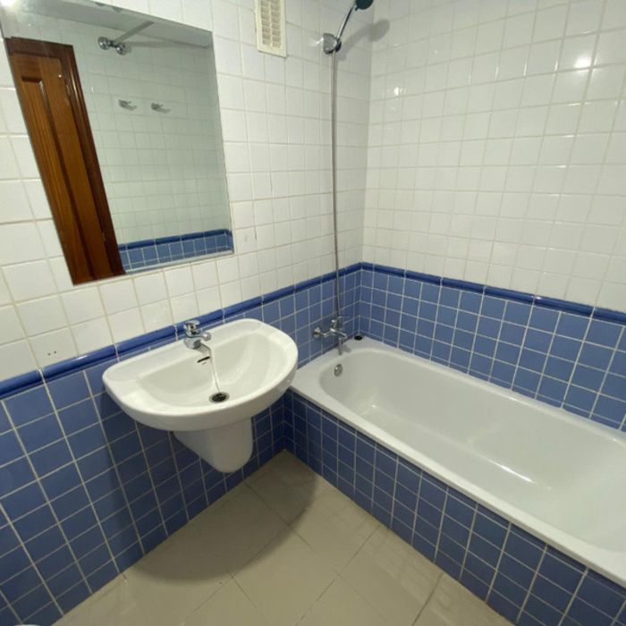PISO CON GARAJE- ASCENSOR Y PISCINA
