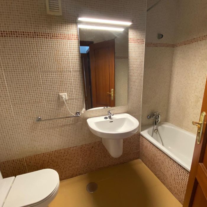 PISO CON GARAJE- ASCENSOR Y PISCINA