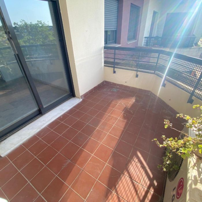 PISO CON GARAJE- ASCENSOR Y PISCINA
