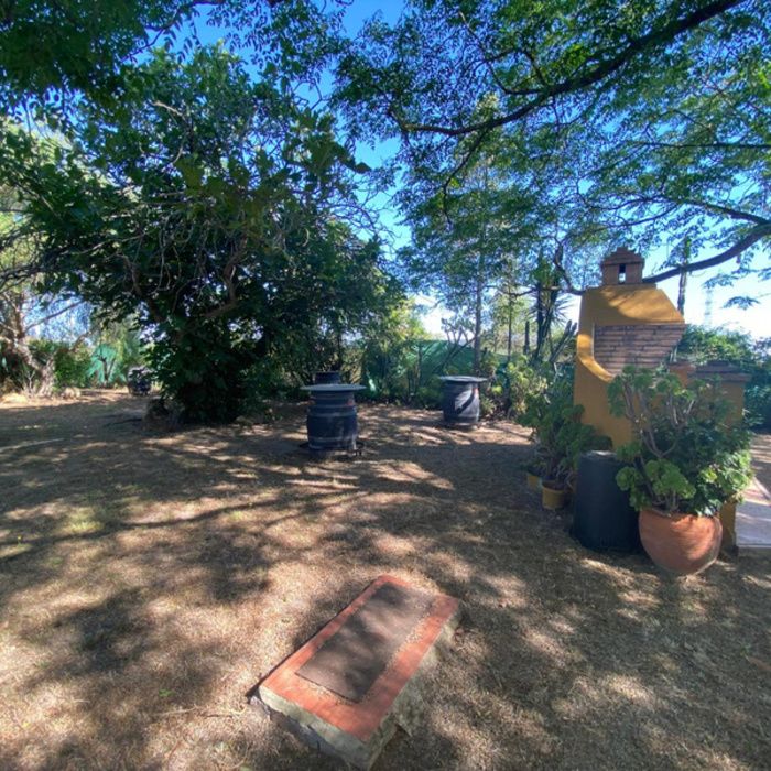 ¡Oportunidad Exclusiva! Finca rústica de Recreo con Chalet y Piscina a 10 km de Sevilla