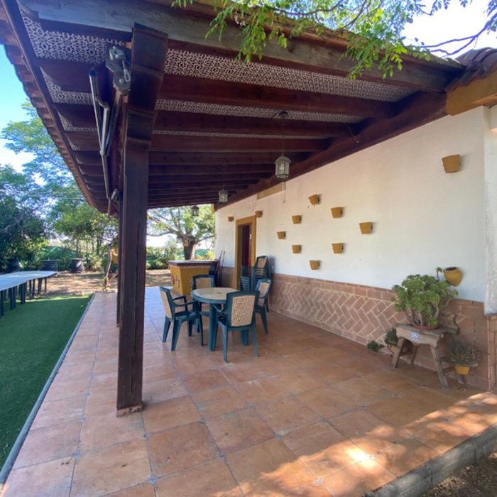 ¡Oportunidad Exclusiva! Finca rústica de Recreo con Chalet y Piscina a 10 km de Sevilla