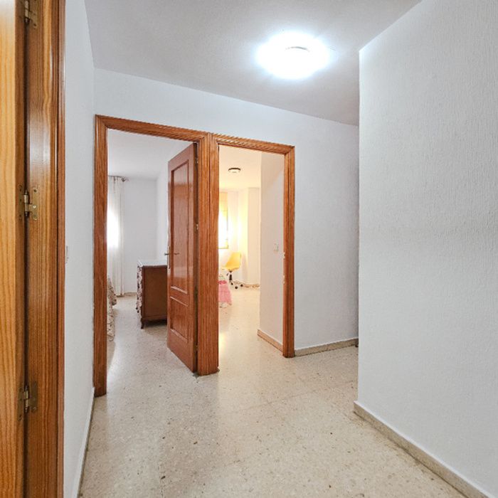 PISO EN PLENO CENTRO CON 4 DORMITORIOS