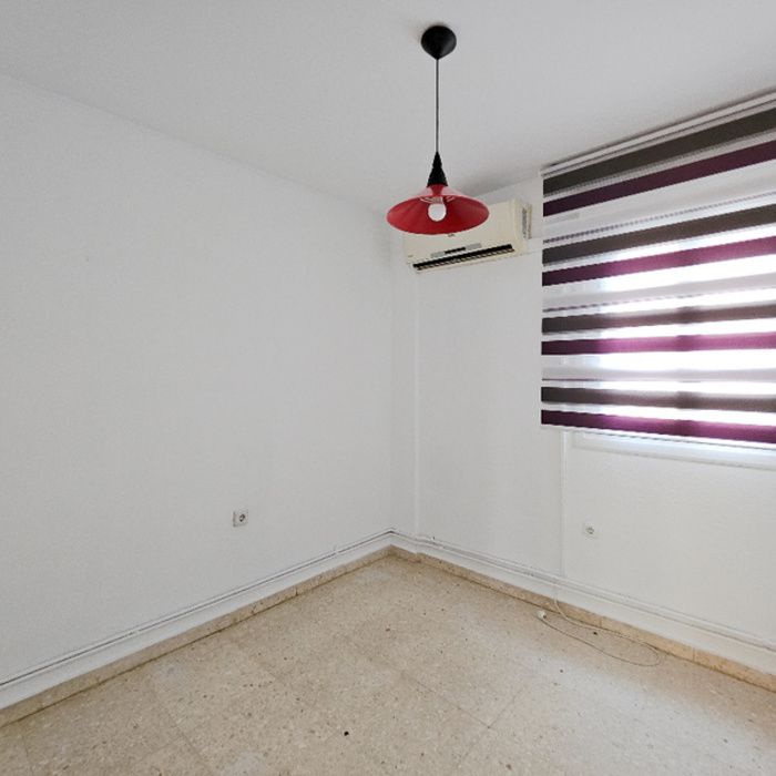 PISO EN PLENO CENTRO CON 4 DORMITORIOS