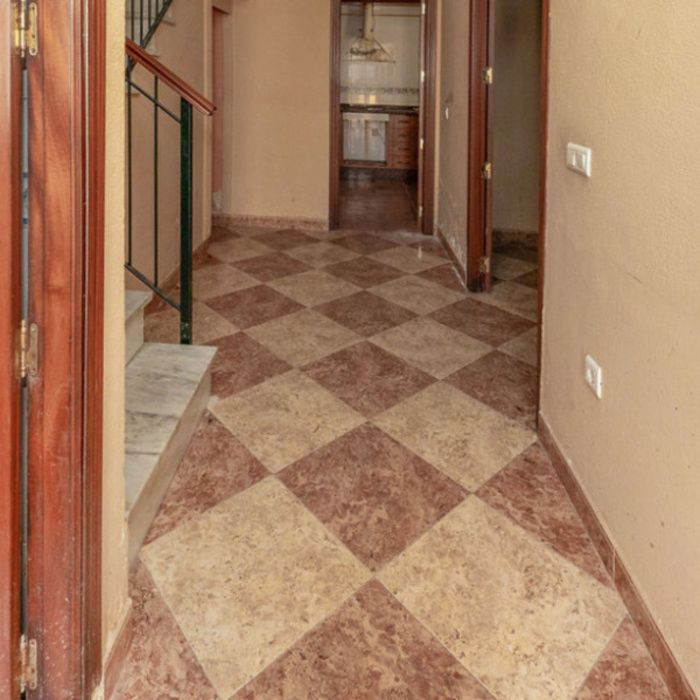 CASA DE 3 DORMITORIOS EN DOS HERMANAS