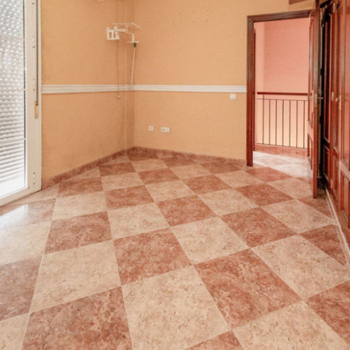 CASA DE 3 DORMITORIOS EN DOS HERMANAS
