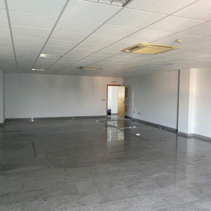 OFICINA EN EDIFICIO VERTICE DOS HERMANAS