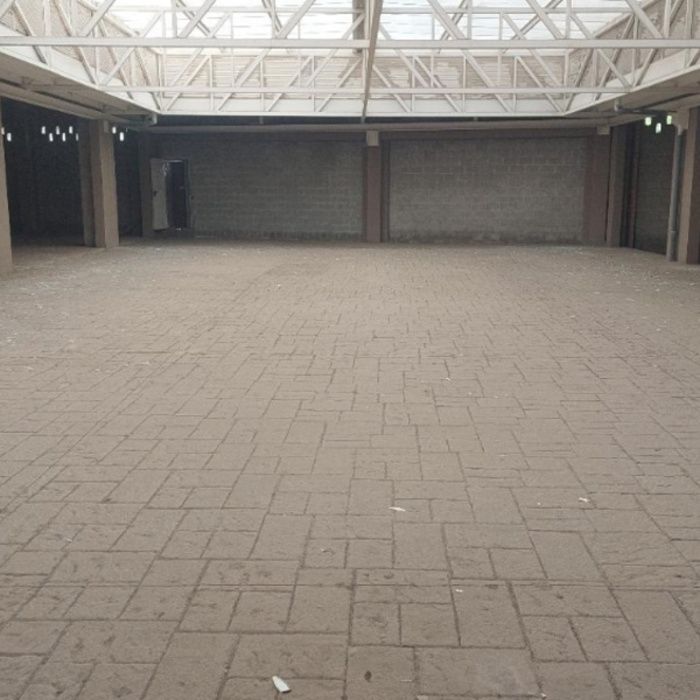 LOCAL ESPECTACULAR DE 1400 METROS