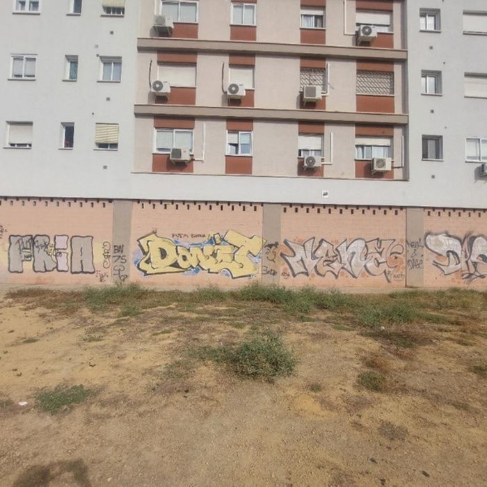 LOCAL ESPECTACULAR DE 1400 METROS