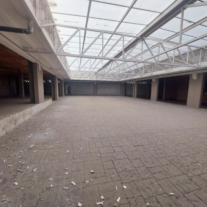 LOCAL ESPECTACULAR DE 1400 METROS