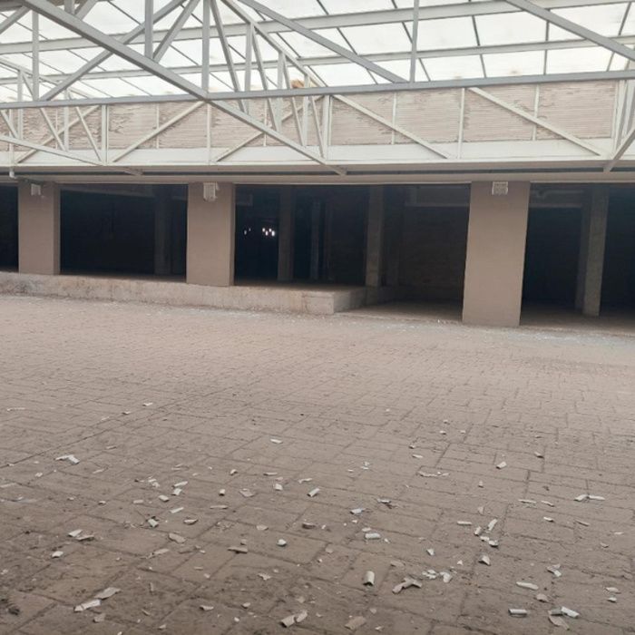 LOCAL ESPECTACULAR DE 1400 METROS