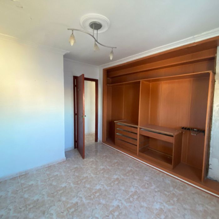 GRAN PISO EN DOS HERMANAS