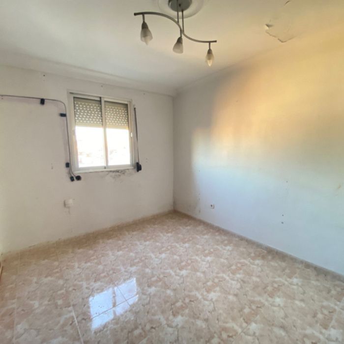 GRAN PISO EN DOS HERMANAS