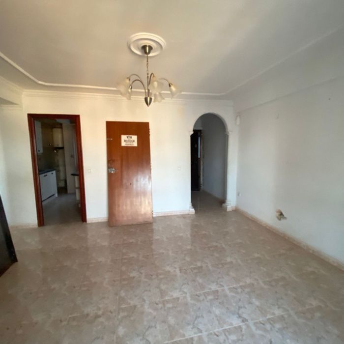 GRAN PISO EN DOS HERMANAS