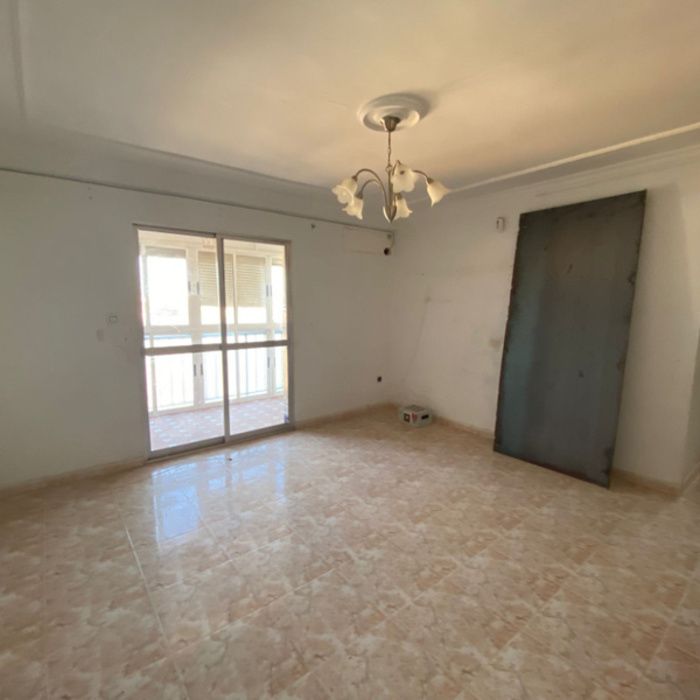 GRAN PISO EN DOS HERMANAS