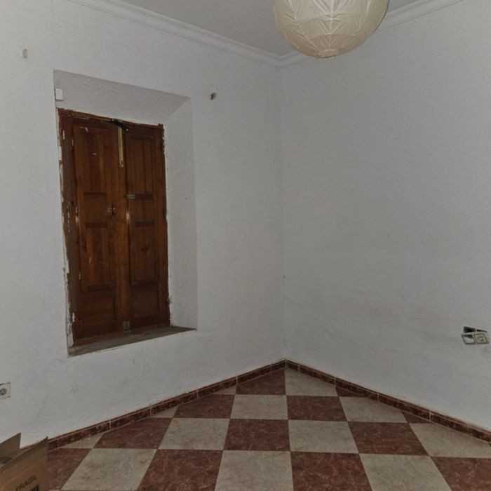 PISO EN PLANTA BAJA PARA REFORMAR EN TOCINA