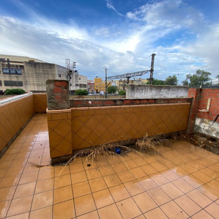 PRECIOSA CASA EN DOS HERMANAS 