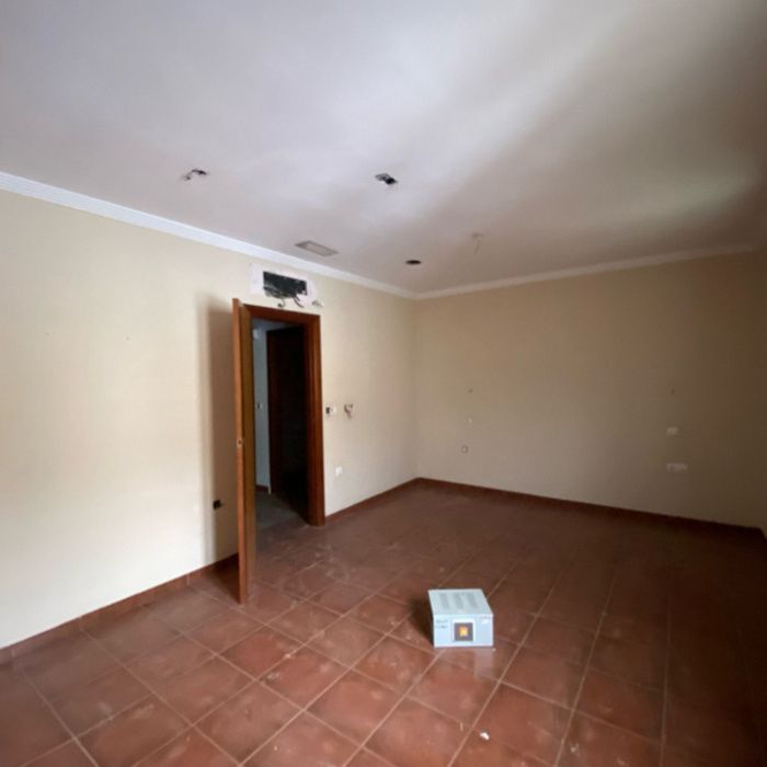 PRECIOSA CASA EN DOS HERMANAS 