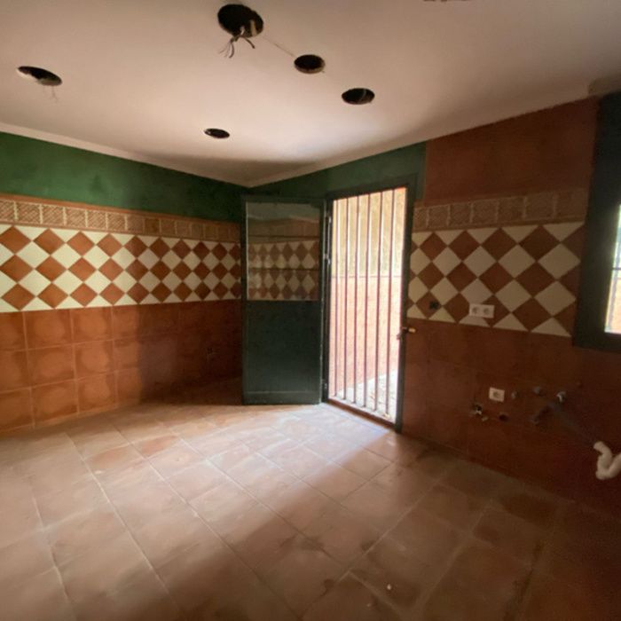 PRECIOSA CASA EN DOS HERMANAS 