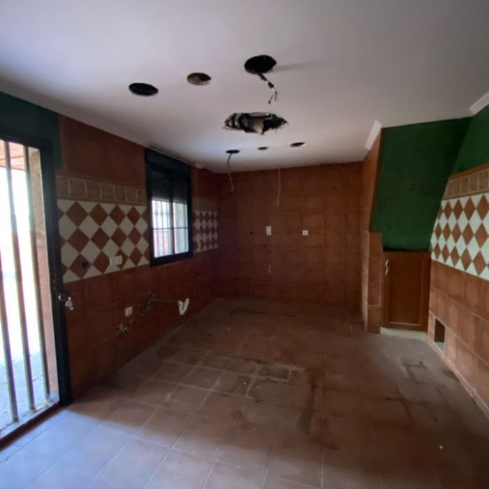 PRECIOSA CASA EN DOS HERMANAS 