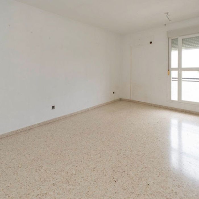 VIVIENDA DE VPO EN AVENIDA ADOLFO SUAREZ