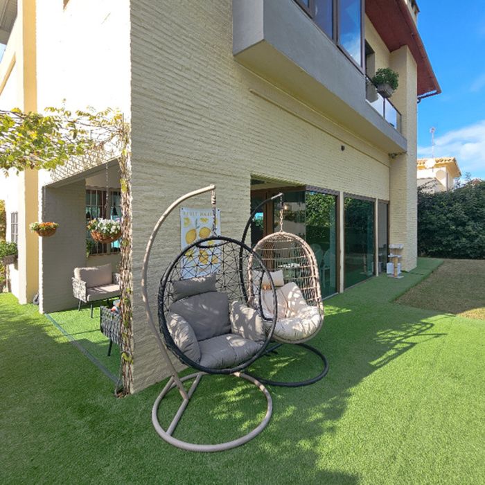 EXCLUSIVO CHALET INDEPENDIENTE EN MONTEQUINTO LISTO PARA DISFRUTAR