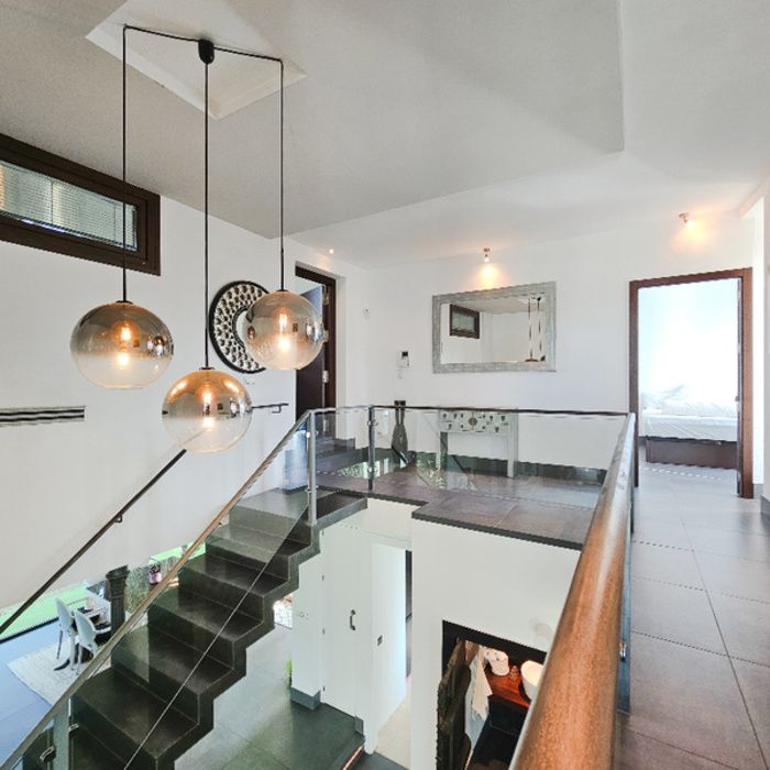 EXCLUSIVO CHALET INDEPENDIENTE EN MONTEQUINTO LISTO PARA DISFRUTAR