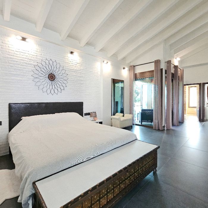 EXCLUSIVO CHALET INDEPENDIENTE EN MONTEQUINTO LISTO PARA DISFRUTAR