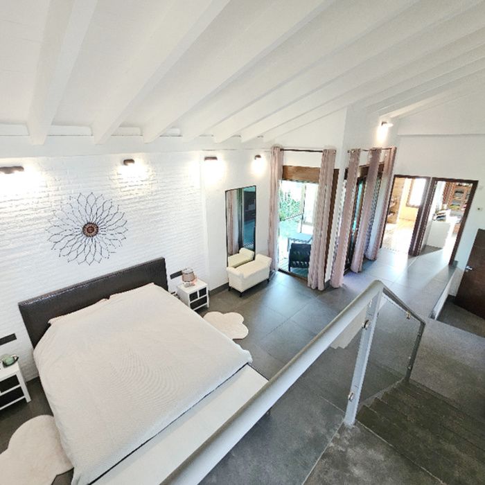 EXCLUSIVO CHALET INDEPENDIENTE EN MONTEQUINTO LISTO PARA DISFRUTAR