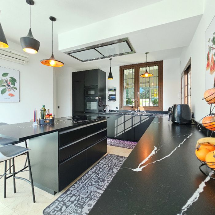 EXCLUSIVO CHALET INDEPENDIENTE EN MONTEQUINTO LISTO PARA DISFRUTAR